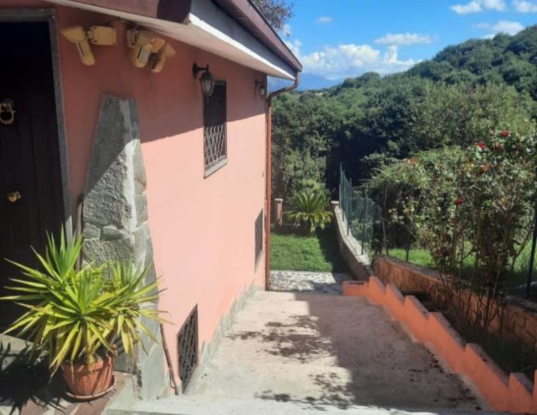 casa indipendente in vendita a Rocca Priora in zona Colle di Fuori