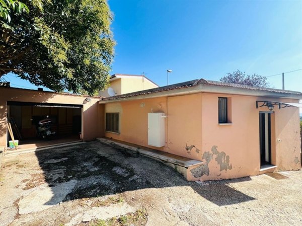 casa indipendente in vendita a Rocca Priora in zona Colle di Fuori