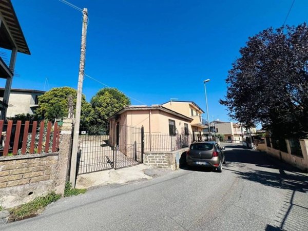casa indipendente in vendita a Rocca Priora in zona Colle di Fuori
