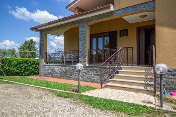 casa indipendente in vendita a Rocca Priora in zona Colle di Fuori