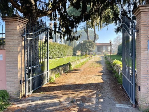 casa indipendente in vendita a Rocca Priora in zona Colle di Fuori