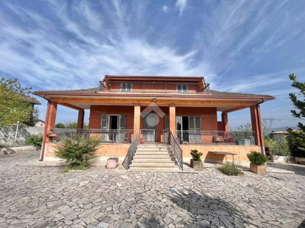 casa indipendente in vendita a Rocca Priora in zona Colle di Fuori