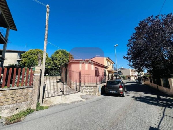 casa indipendente in vendita a Rocca Priora in zona Colle di Fuori