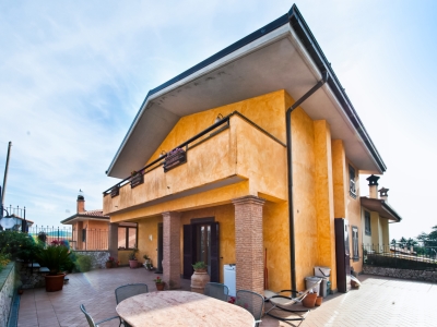 casa indipendente in vendita a Rocca Priora