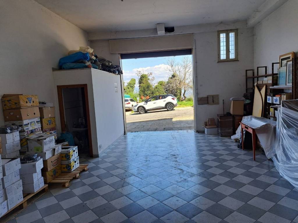 locale commerciale in vendita a Rocca Priora