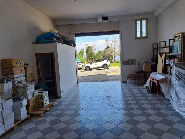 locale di sgombero in vendita a Rocca Priora