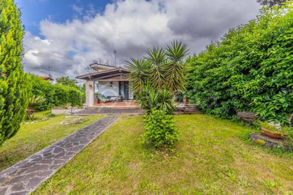 casa indipendente in vendita a Rocca Priora in zona Colle di Fuori