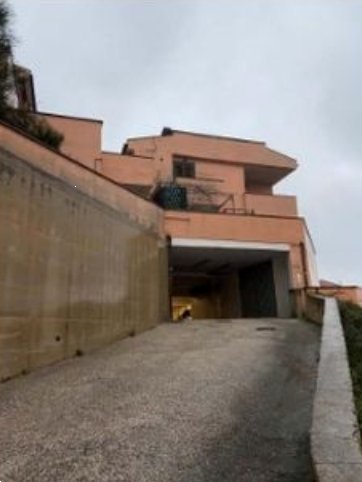 locale di sgombero in vendita a Rocca Priora