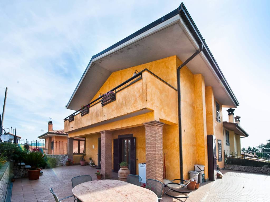 casa indipendente in vendita a Rocca Priora