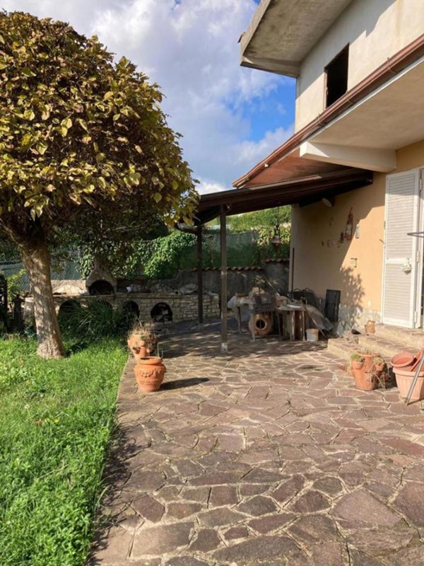 casa indipendente in vendita a Rocca Priora in zona Colle di Fuori