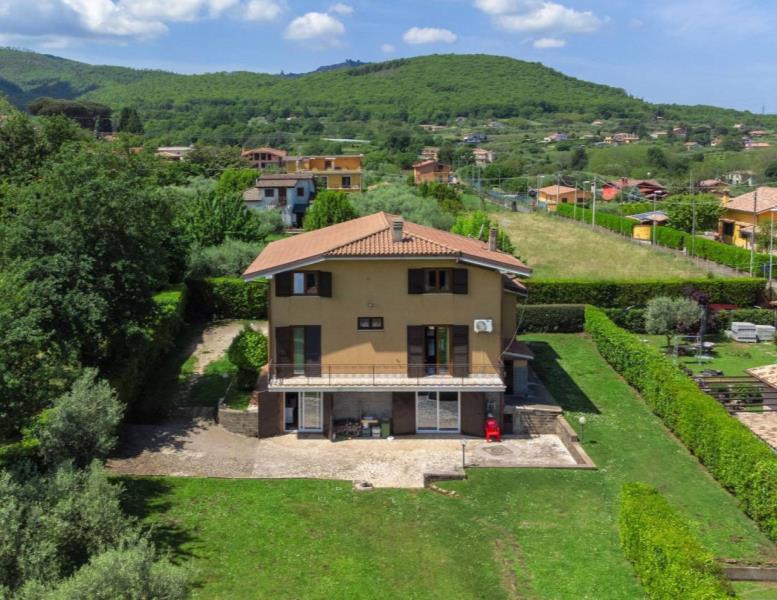 casa indipendente in vendita a Rocca Priora in zona Colle di Fuori