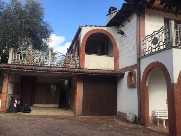 casa indipendente in vendita a Rocca Priora in zona Colle di Fuori
