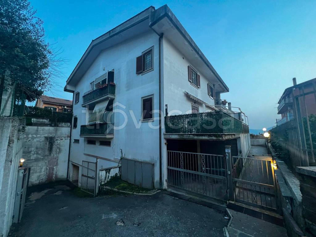 locale di sgombero in vendita a Rocca Priora