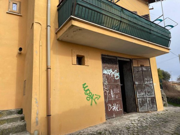 locale commerciale in vendita a Rocca Priora