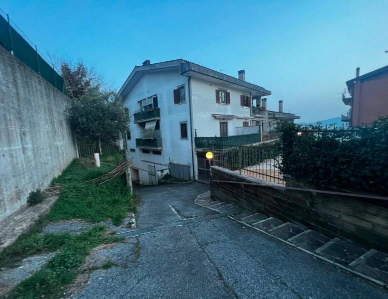 locale di sgombero in vendita a Rocca Priora