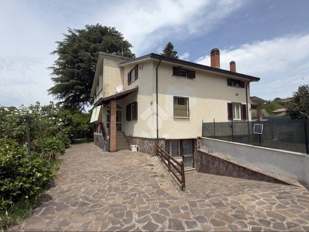 casa indipendente in vendita a Rocca Priora