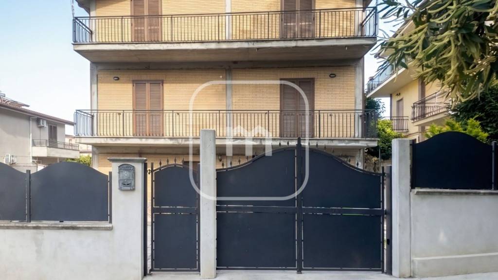 casa indipendente in vendita a Rocca Priora in zona Colle di Fuori