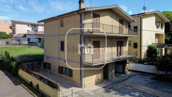 casa indipendente in vendita a Rocca Priora in zona Colle di Fuori