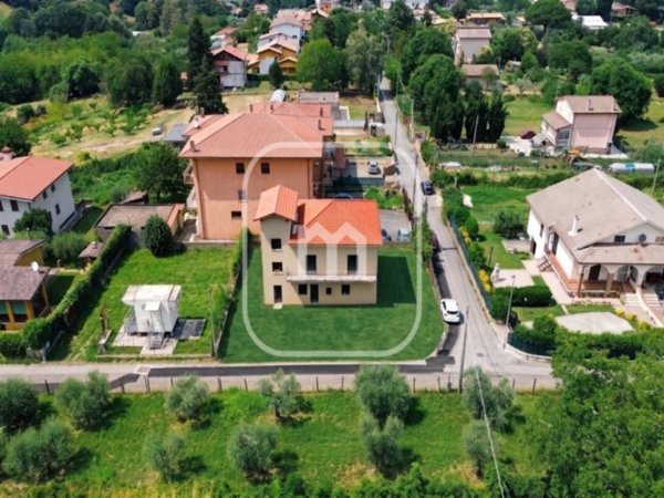 casa indipendente in vendita a Rocca Priora in zona Colle di Fuori