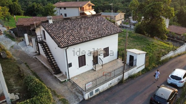 casa indipendente in vendita a Rocca Priora in zona Colle di Fuori