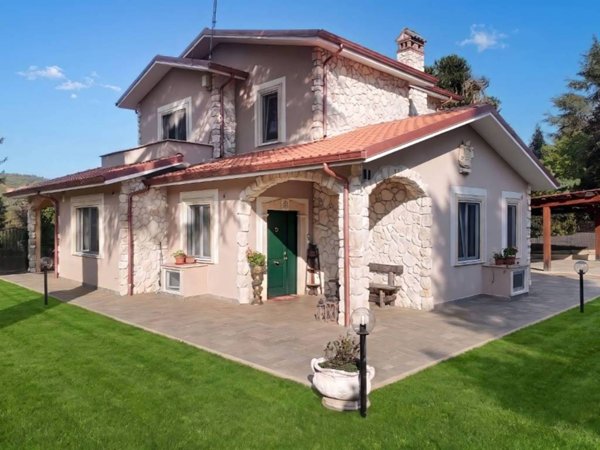 casa indipendente in vendita a Rocca Priora