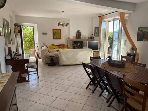 casa indipendente in vendita a Rocca Priora in zona Colle di Fuori