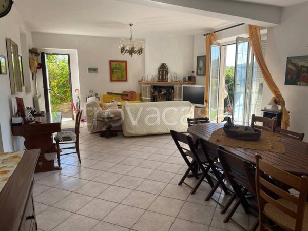 casa indipendente in vendita a Rocca Priora in zona Colle di Fuori