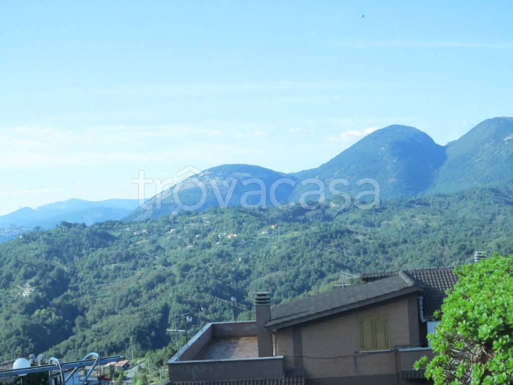 casa indipendente in vendita a Rocca Santo Stefano