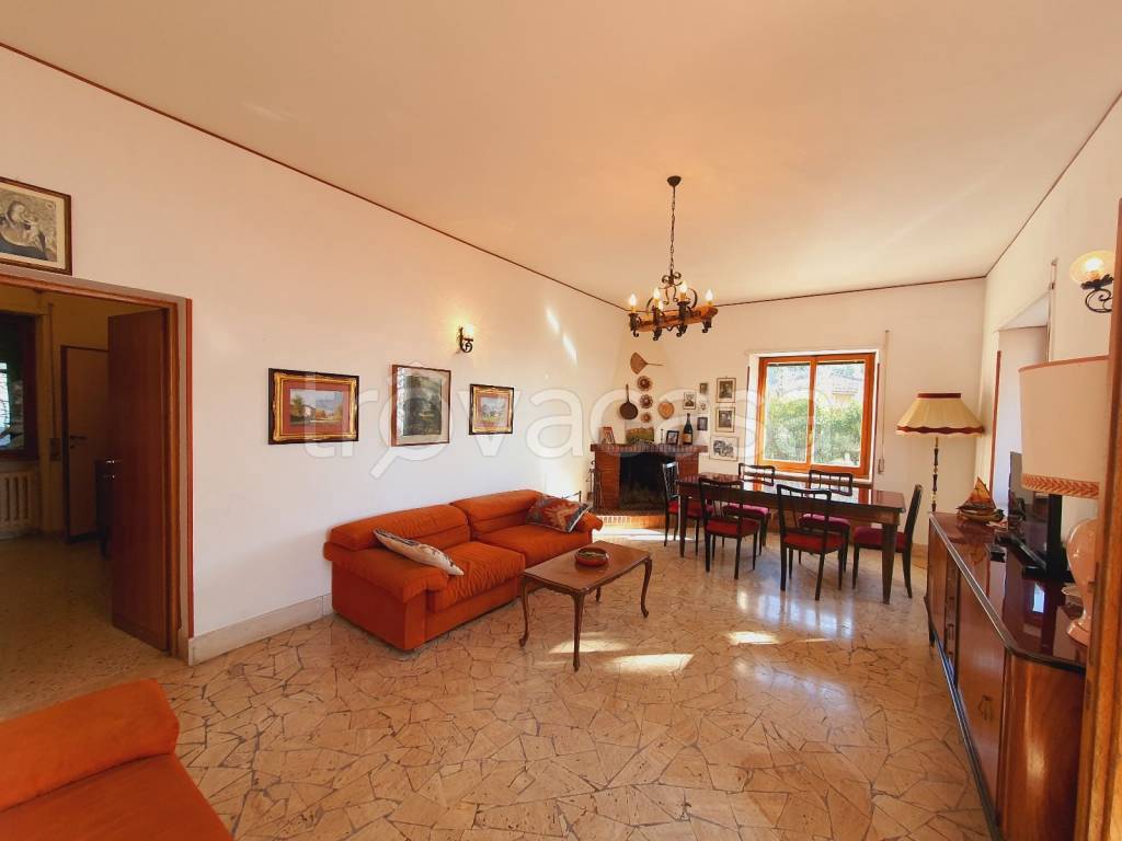 casa indipendente in vendita a Roiate