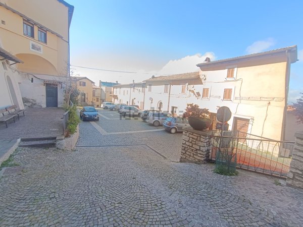 appartamento in vendita a Roiate