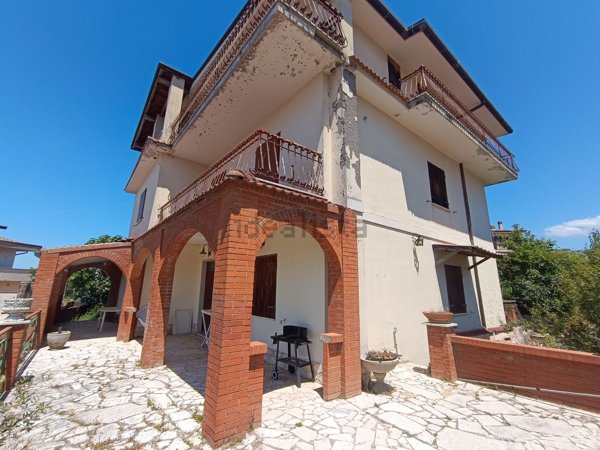casa indipendente in vendita a Roiate