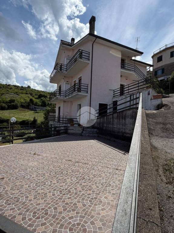 casa indipendente in vendita a Roiate
