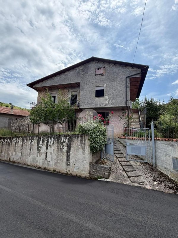 appartamento in vendita a Roiate