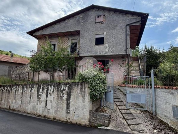 casa indipendente in vendita a Roiate