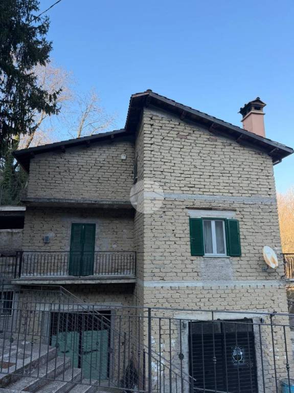 casa indipendente in vendita a Roiate