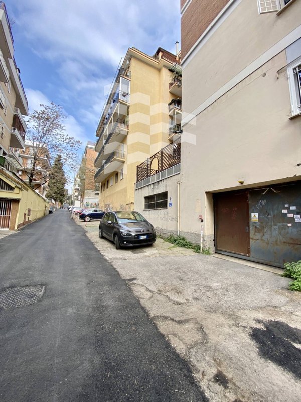 casa indipendente in vendita a Roma in zona Nomentano