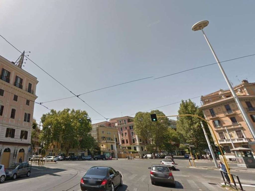 ufficio in vendita a Roma in zona Parioli