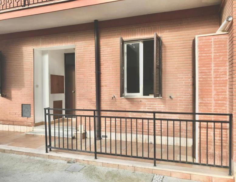 appartamento in vendita a Roma in zona Torrione Cerquetta