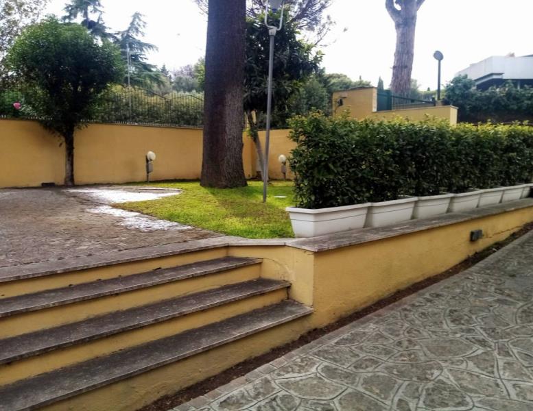 casa indipendente in vendita a Roma in zona Appio Pignatelli