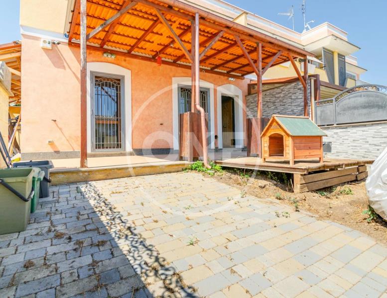 casa indipendente in vendita a Roma in zona Giardini di Corcolle