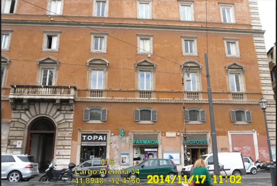 negozio in vendita a Roma in zona Parione/Sant'Eustachio
