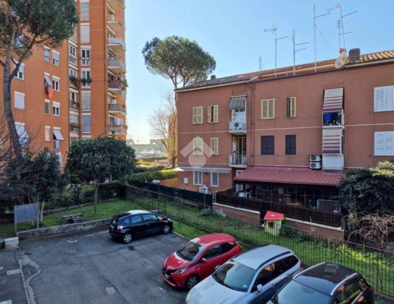 appartamento in vendita a Roma in zona Appio Claudio