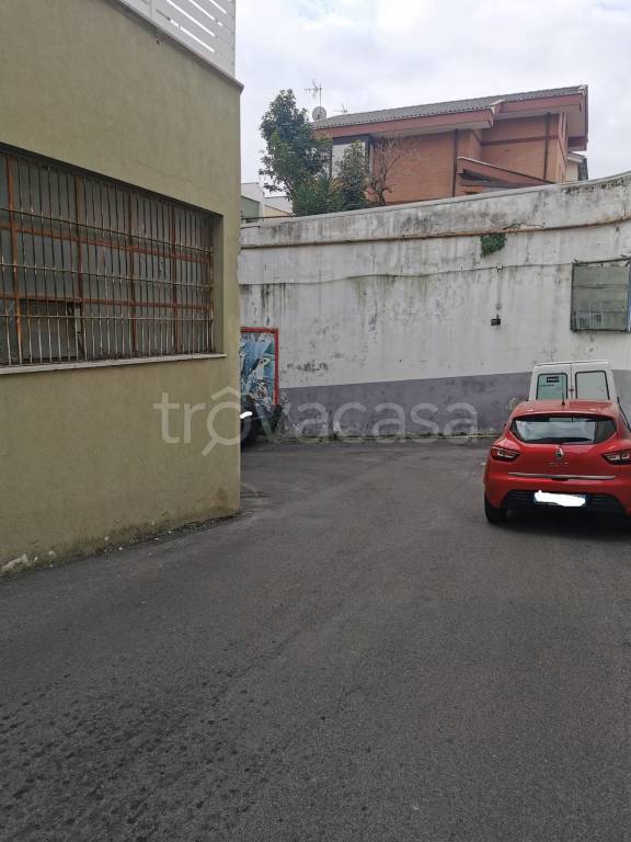 ufficio in vendita a Roma in zona Primavalle