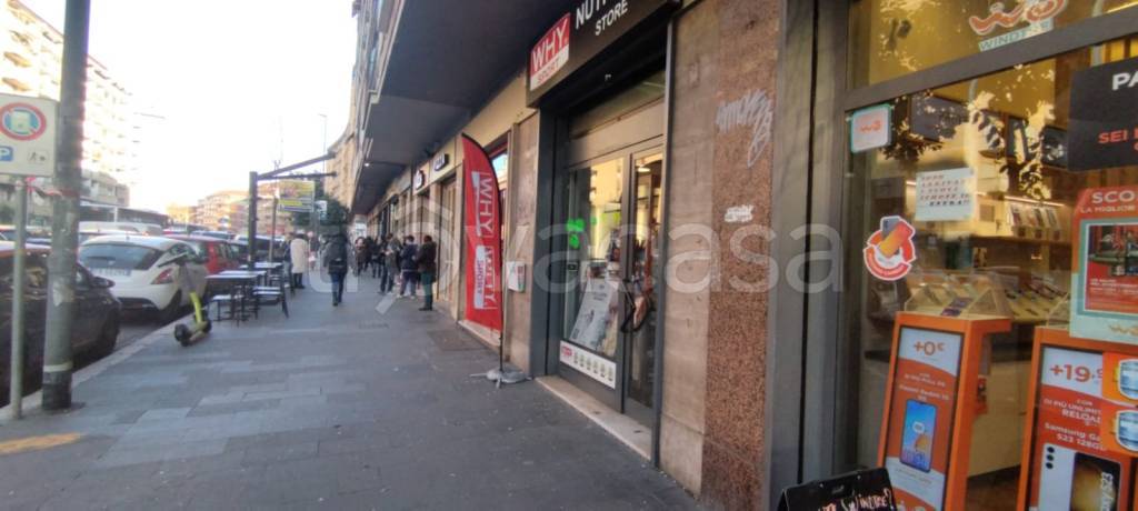 locale commerciale in vendita a Roma in zona Ponte Mammolo