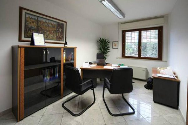 ufficio in vendita a Roma in zona Torrino