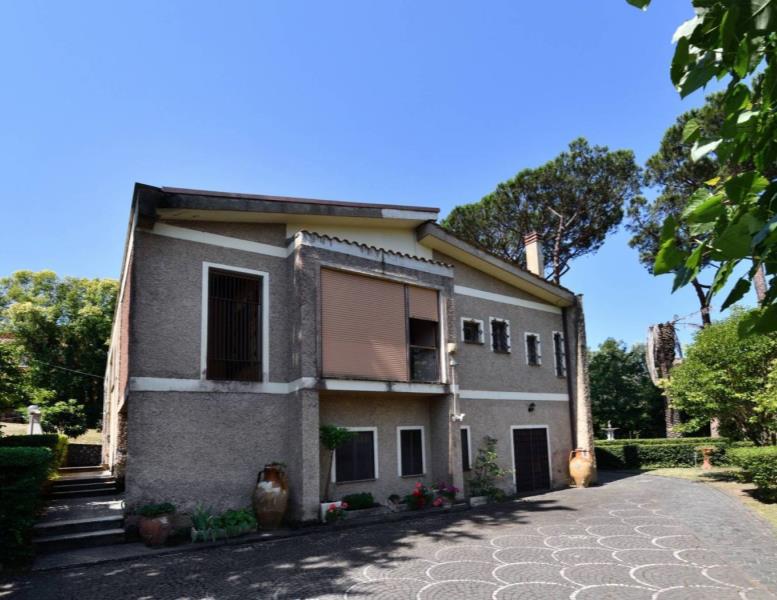 casa indipendente in vendita a Roma in zona Ardeatino