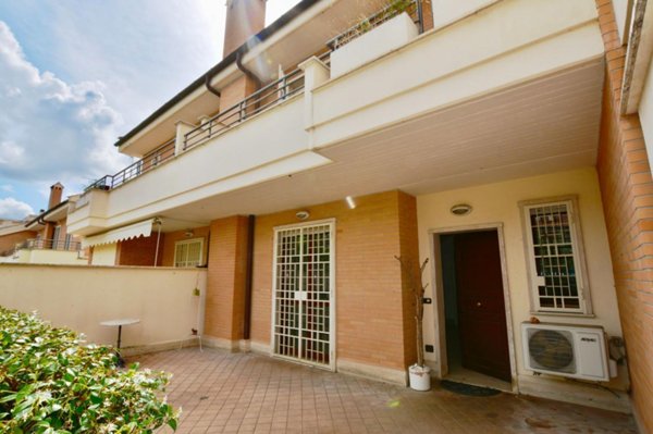 casa indipendente in vendita a Roma in zona Spinaceto