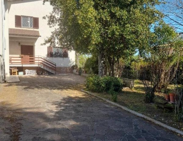 casa indipendente in vendita a Roma in zona Primavalle