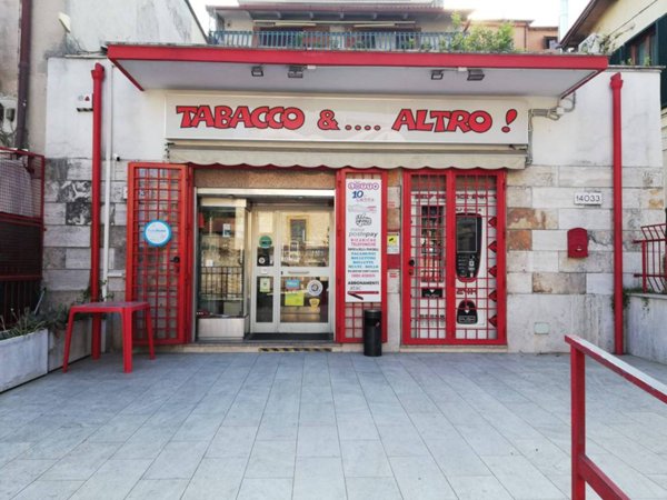 negozio in vendita a Roma in zona Grottarossa
