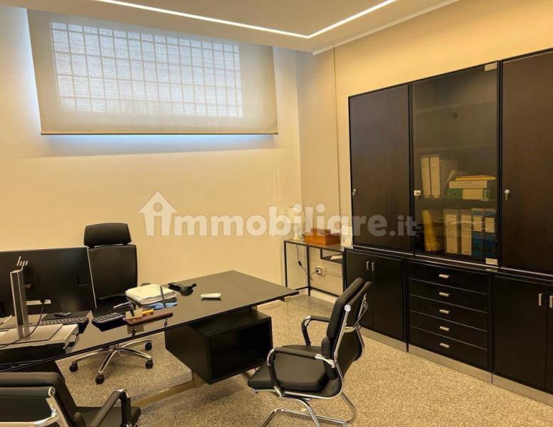 ufficio in vendita a Roma in zona Casal Morena